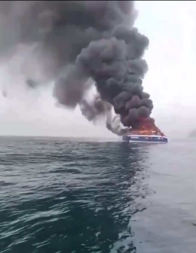   یک قایق توریستی در سواحل روسیه غرق شد