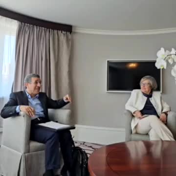   حضور احمدی نژاد در میزگردی در بوداپست