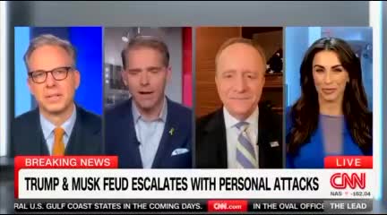 اقدام عجیب خبرنگار CNN جلوی دوربین: سر در سطل زباله برای افشاگری بزرگ؟| 18 خرداد 1404