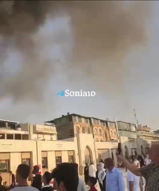   اولین تصاویر از آتش‌سوزی در نزدیکی مرقد مطهر امامین کاظمین(ع) در کاظمین