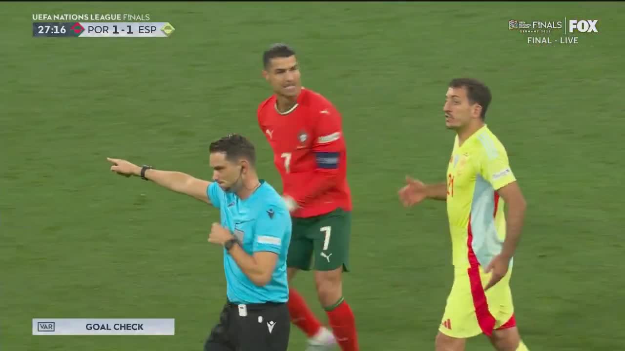   واکنش حیرت‌انگیز رونالدو پس از تایید گل مشکوک به آفساید