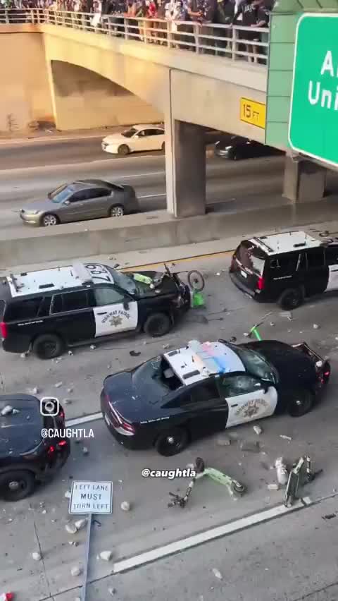   تصاویری کم سابقه از تشدید تنش‌ها و اعتراضات علیه سیاست‌های مهاجرتی ترامپ در لس آنجلس