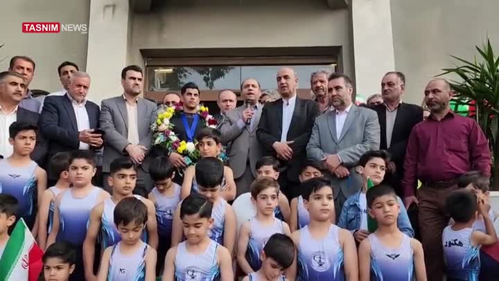   استقبال از مرد تاریخ‌ساز ژیمناستیک ایران