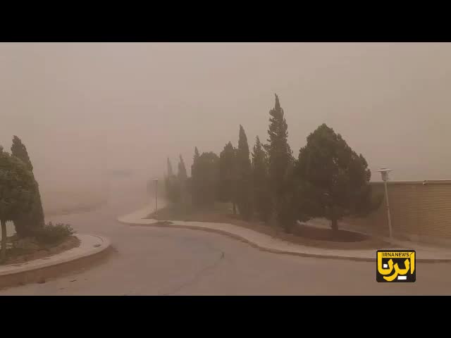   توفان شدید گرد و خاک در یزد