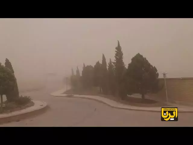  توفان شدید گرد و خاک در یزد
