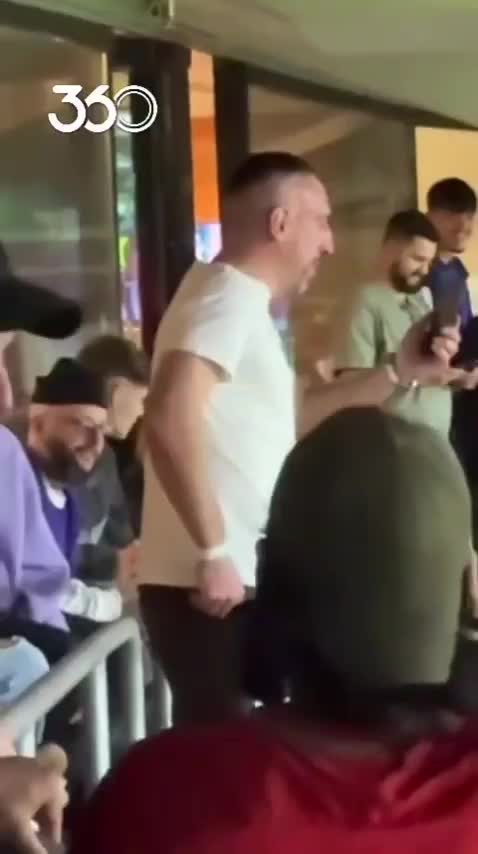   فرار ریبری از دست هواداران رونالدو