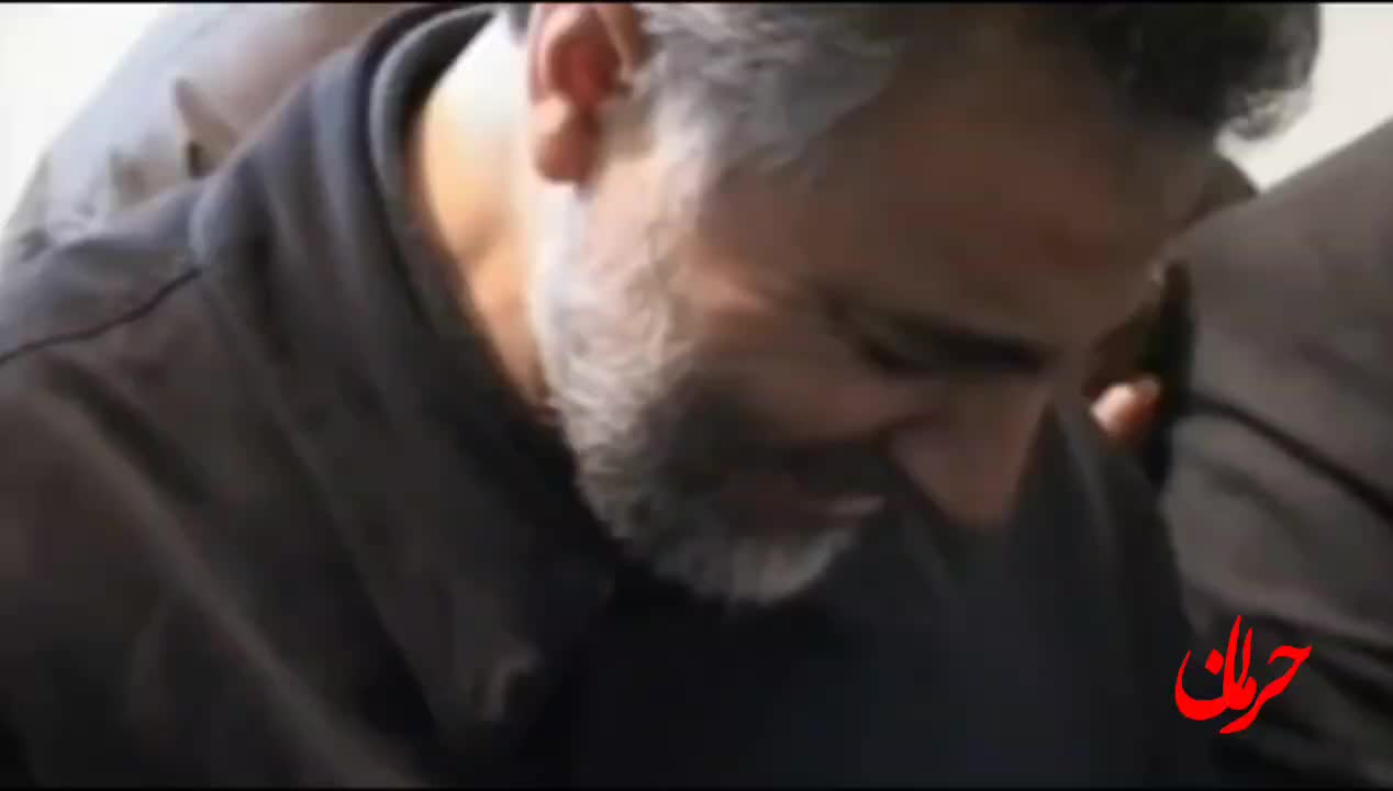    فیلم دیده‌نشده از وداع حاج قاسم سلیمانی با پیکر شهید احمد کاظمی