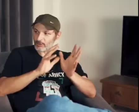   خاطرات عجیب رامین پرچمی از زندان؛ مهران مدیری بدهی او را داد و پرچمی آزاد شد!