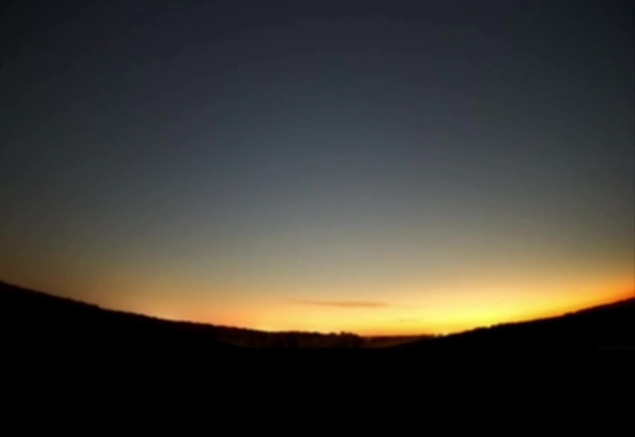   پرواز شب‌هنگام  شهاب‌سنگ بر فراز منطقه چلیابینسک روسیه