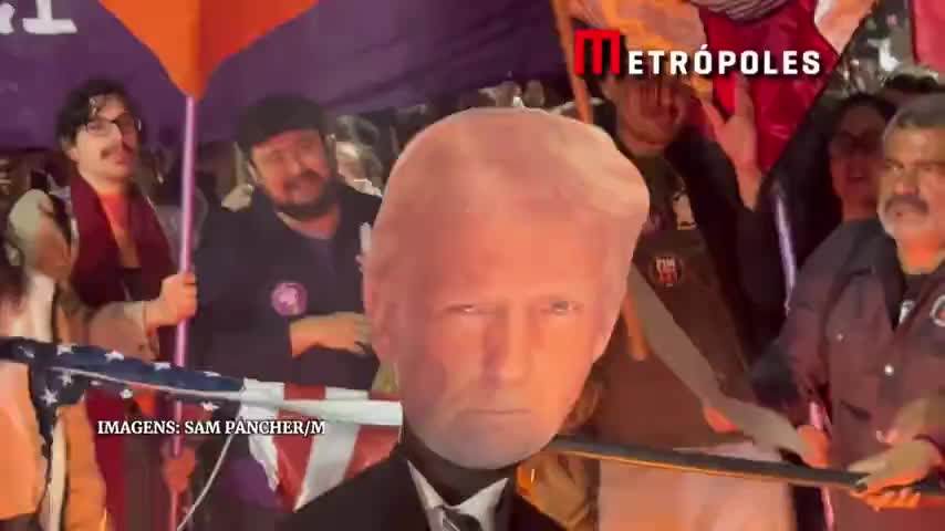 ببینید| آتش‌زدن آدمک ترامپ در برزیل در اعتراض به سیاست هایش | 20 تیر 1404