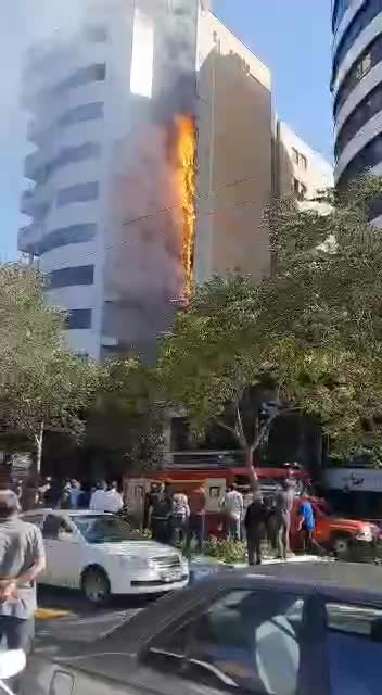 فوری: آتش‌سوزی مهیب در برج زمرد تبریز؛ شعله‌های ترس در بلوار ۲۹ بهمن| 24 تیر 1404