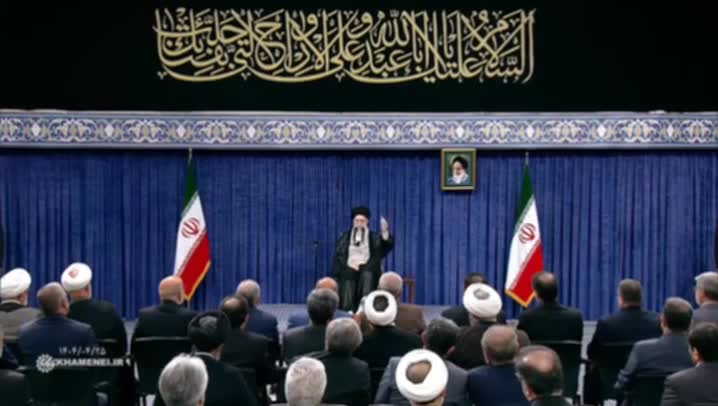    رهبر انقلاب: همه بدانند خدای متعال نصرت را برای ملّت ایران تضمین کرده است