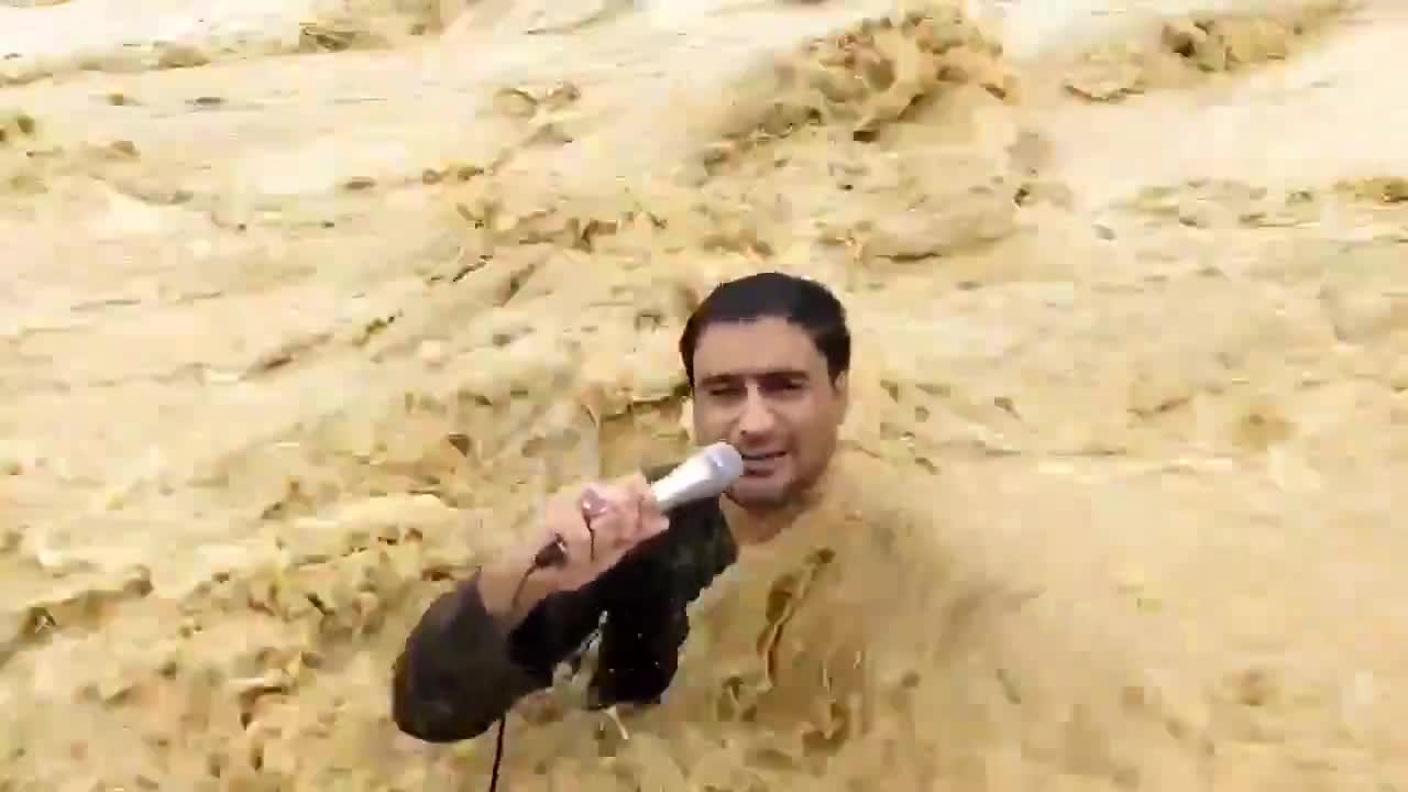 ببینید| فیلم گزارش عجیب گزارشگر پاکستانی از سیل سوژه طنز کاربران مجازی شد | 26 تیر 1404