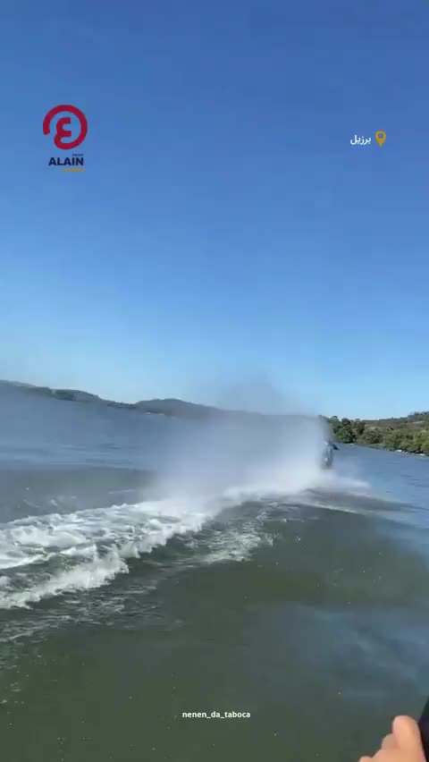   حرکت شوکه‌کننده یک موتورسوار برزیلی روی سطح آب!