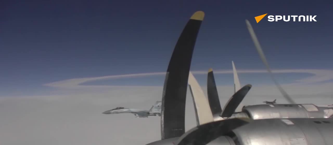   پرواز بمب‌افکن‌های روسیه بر فراز آب‌های دریای برینگ