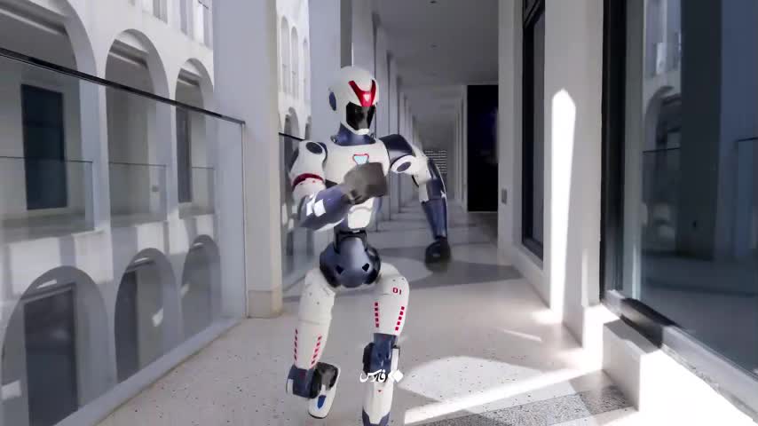 آیا ربات‌ها جای ورزشکاران را می‌گیرند؟ پشتک زدن یک ربات حیرت‌انگیز شد | 5 مرداد 1404