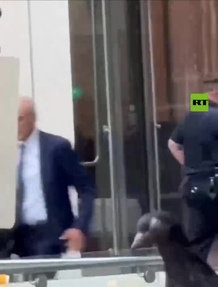   نیویورک پست: مهاجم مسلح در نیویورک خودکشی کرد