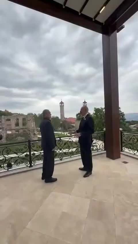   گفت و گوی علی اف و پزشکیان در خانکندی