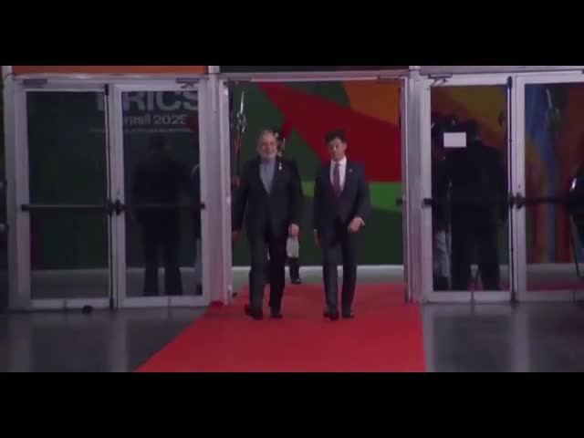 دیپلماسی ایرانی در برزیل؛ عراقچی وارد نشست سران بریکس 2025 شد | 16 تیر 1404