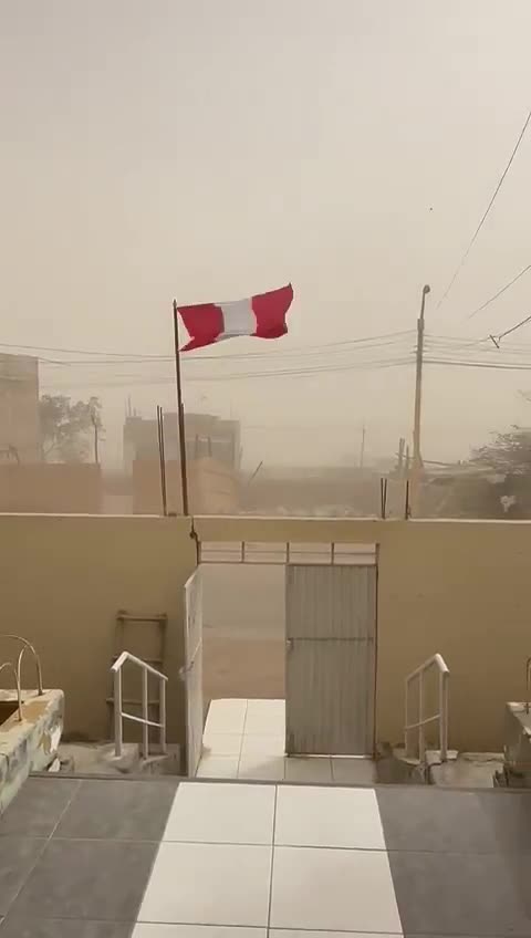    طوفان شن در پرو که با بادهای شدید همراه بود، جلوی تابش خورشید را گرفت