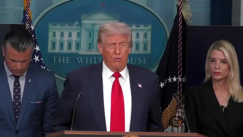   ترامپ خطاب به پلیس واشنگتن: به بی‌خانمان‌ها ضربه بزنید، فقط زبان زور را می‌فهمند!