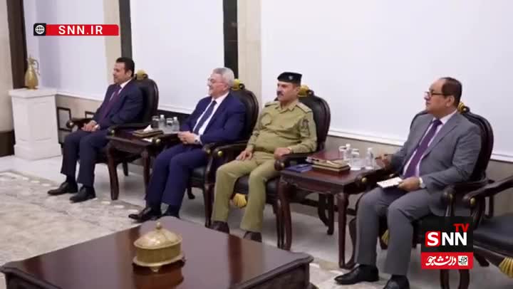   لحظه امضای تفاهم امنیتی ایران و عراق توسط علی لاریجانی و قاسم الاعرجی