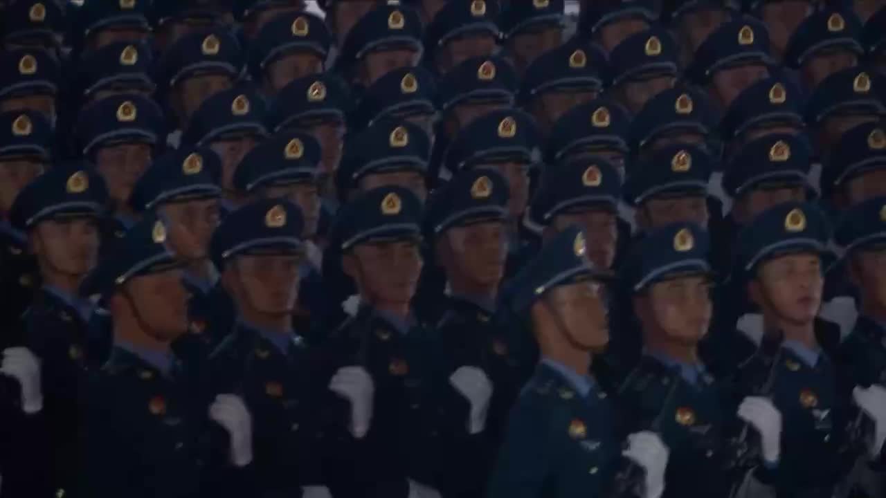   رژه ۲۲ هزار نفری نظامیان چینی به مناسبت هشتادمین سالگرد پیروزی چین بر ژاپن