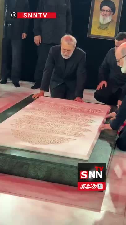   زیارت مزار سیدحسن نصرالله توسط علی لاریجانی دبیر شورای امنیت ملی
