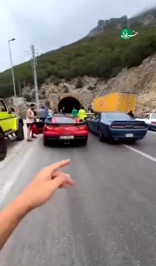   واقعیت فیلم وایرال شده بستن جاده توسط خودروهای لوکس چیست؟