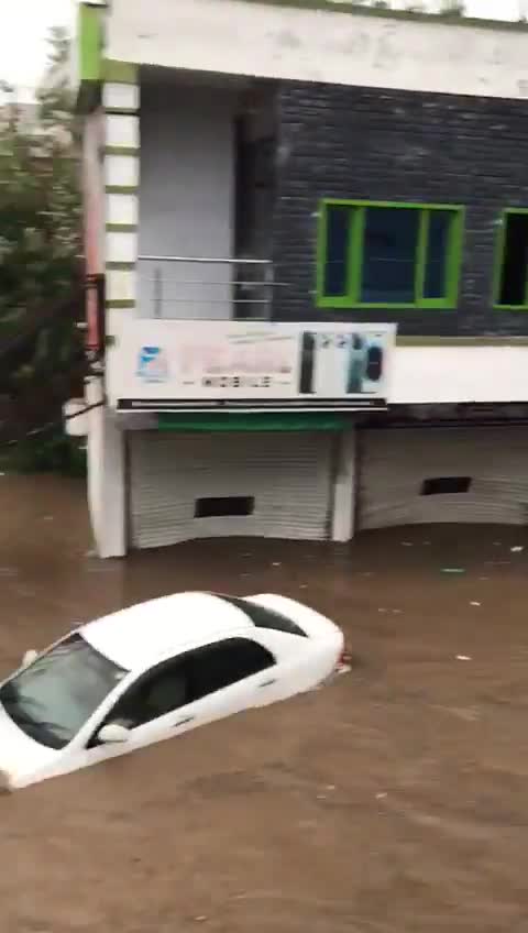   سیل و رانش زمین در پاکستان بیش از ۵۰ قربانی گرفت