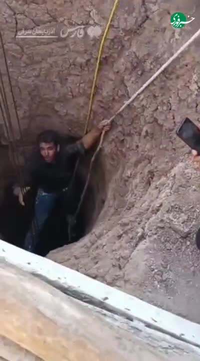   نجات اسب گرفتار از چاه ۱۸ متری در شهرستان هریس