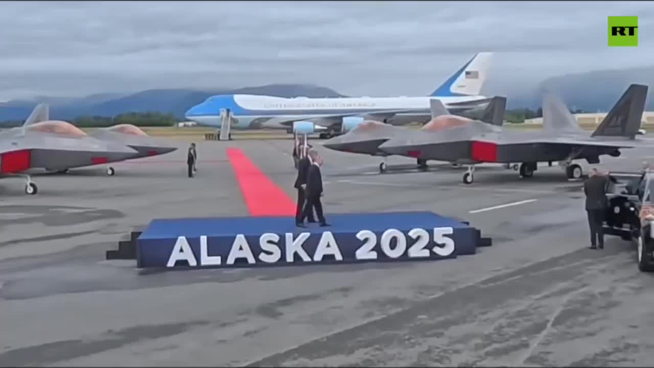   ۱۰۰ ثانیه از آنچه در آلاسکا بین پوتین و ترامپ گذشت