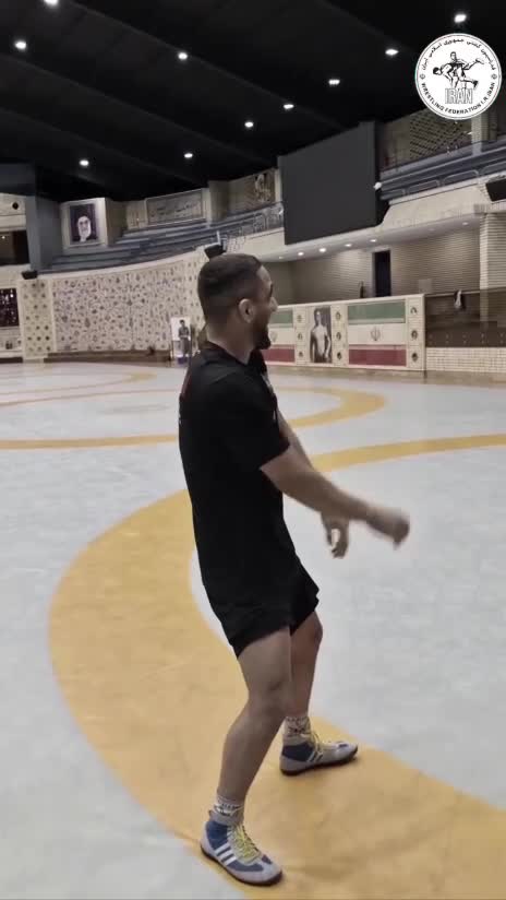   چالش ضربات پنالتی ستارگان کشتی آزاد ایران با توپ بسکتبال