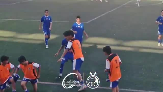   تاج‌گذاری بعد از گلزنی برای استقلال؛ شادی بعد از گل جالب امید عبداللهی، هافبک هجومی نونهالان استقلال