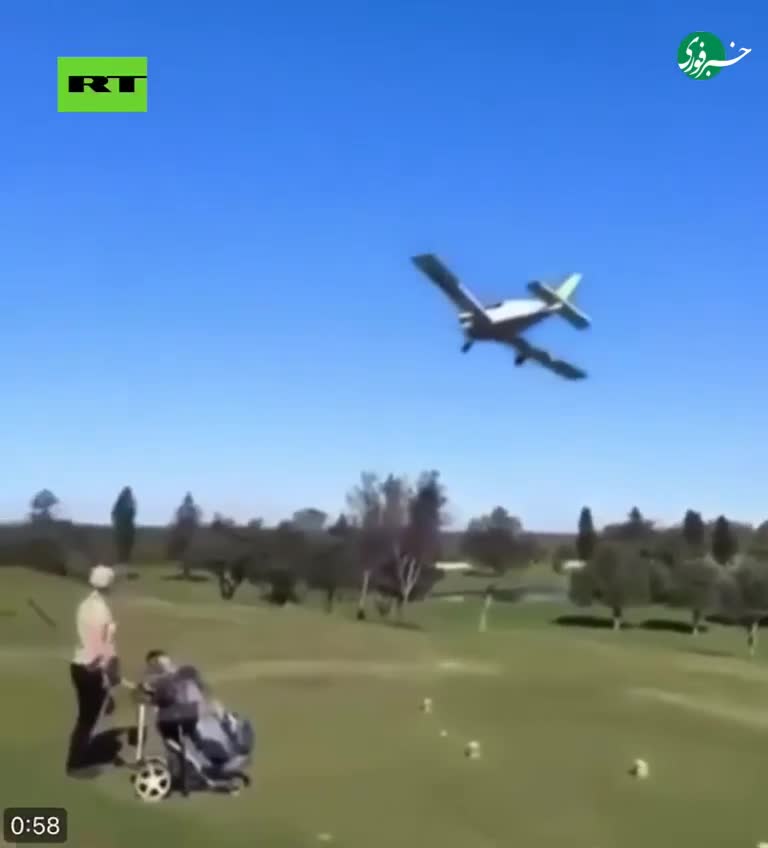   لحظه سقوط هواپیمای کوچک در یک زمین گلف در استرالیا