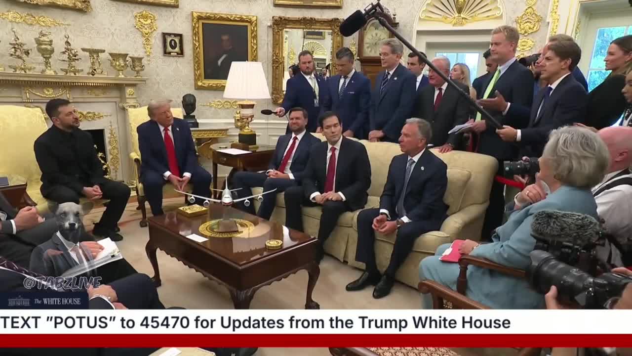   عذرخواهی ترامپ از زلنسکی؛ تعریف و تمجید از لباس یکدیگر مقابل خبرنگاران!