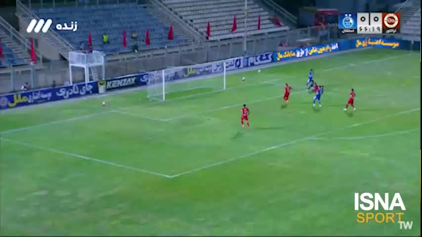    گل اول استقلال به تراکتور توسط محمدحسین اسلامی