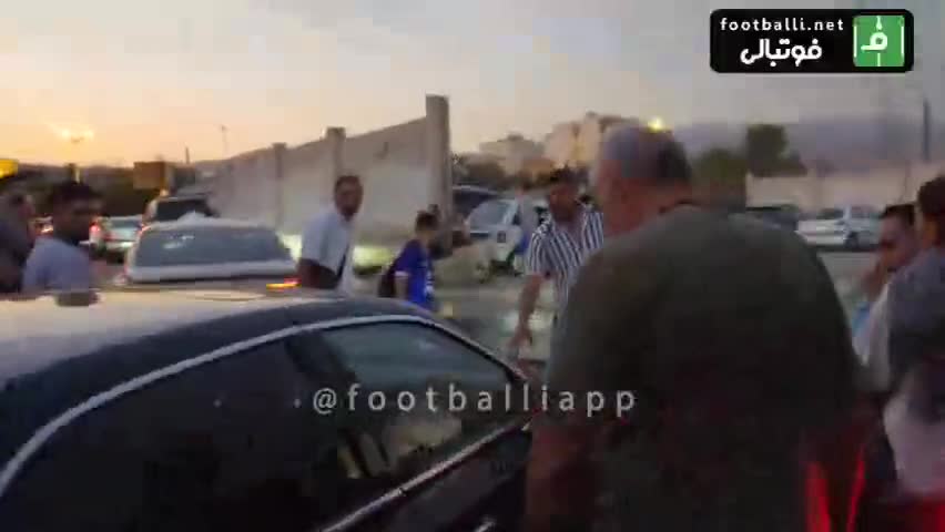   فرار مدیرعامل استقلال از دست هواداران