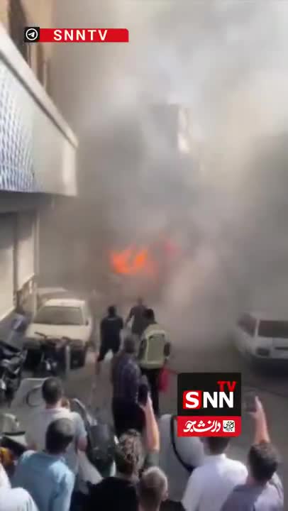   آتش‌سوزی چند خودرو در خیابان مولوی