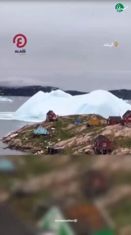   لحظه شگفت‌انگیز وارونه شدن ناگهانی یک کوه یخی