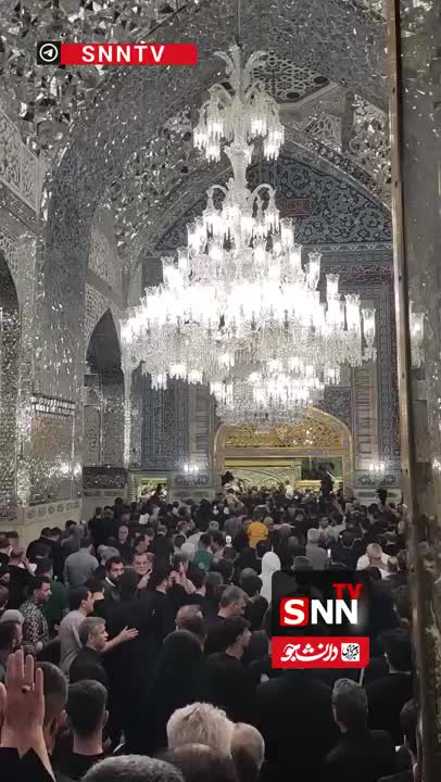   نمایی دیگر از حال و هوای زائران حرم امام رضا در شب رحلت رسول اکرم(ص) و شهادت امام حسن مجتبی (ع)