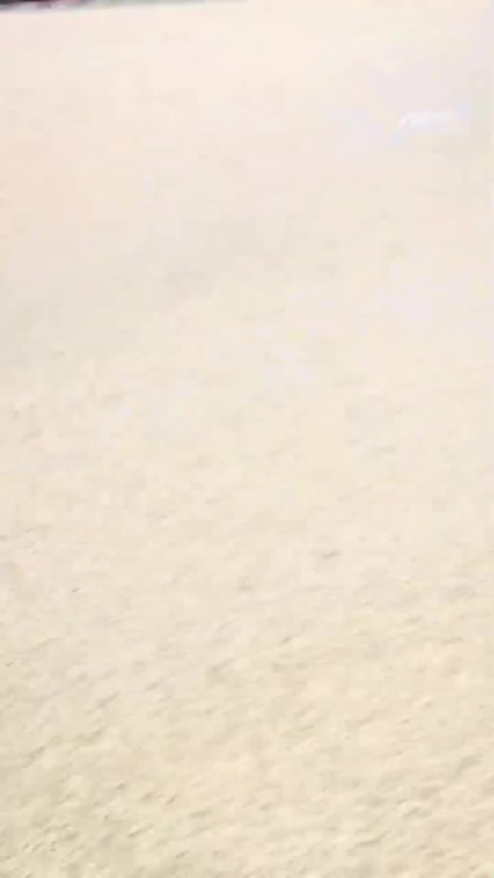   جاخالی دادن سریع و به موقع فیلم‌بردار از یک موتورسیکلت در حال پرواز