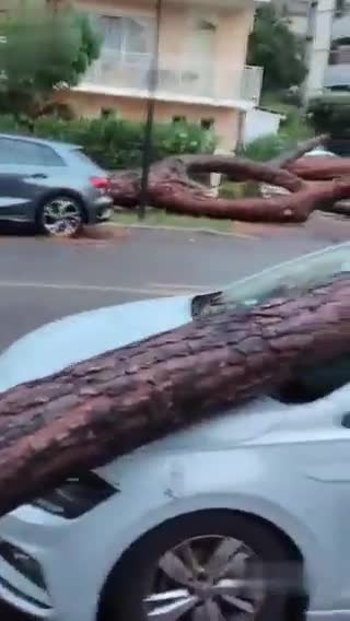   تصاویری از قدرت طوفان در ایتالیا