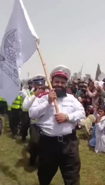   رژه نیروهای راهنمایی و رانندگی طالبان؛ از جلو نظام!