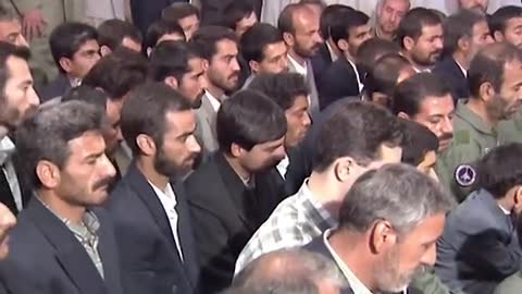   بازخوانی دیدار صمیمانه آزادگان دفاع مقدس با رهبر انقلاب پس از آزادی در سال ۷۷