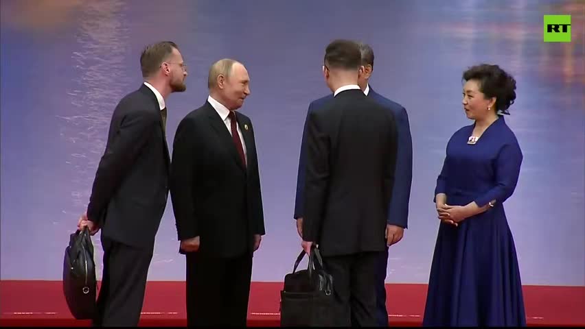   کیف مترجمین پوتین و شی جی پینگ مورد توجه قرار گرفت