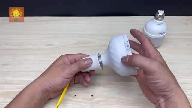   شیوه تعمیر لامپ های LED سوخته با کمک یک خودکار!