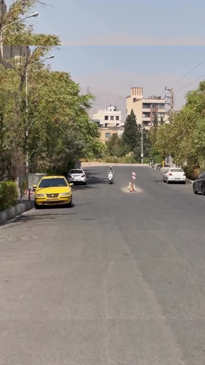 ببینید | کلیپ  موتورسواری خانم بازیگر در خیابان‌های تهران