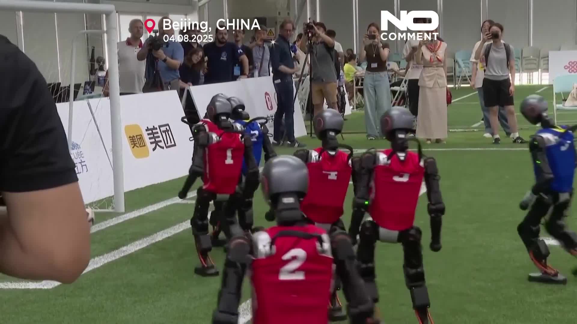 تمرینات حرفه‌ای ربات‌های انسان‌نما برای المپیک تکنولوژی | 15 مرداد 1404