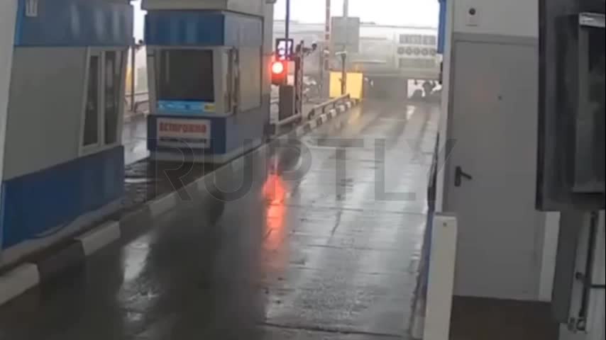   تصادف وحشتناک در روسیه؛ برخورد اتوبوس مسافربری به پایه‌های ایستگاه دریافت عوارض